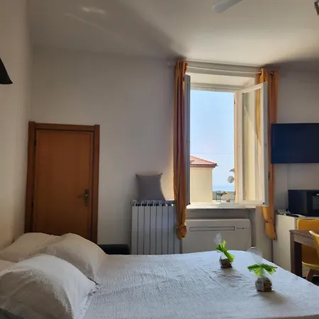 Varazzesuite Valentina 公寓